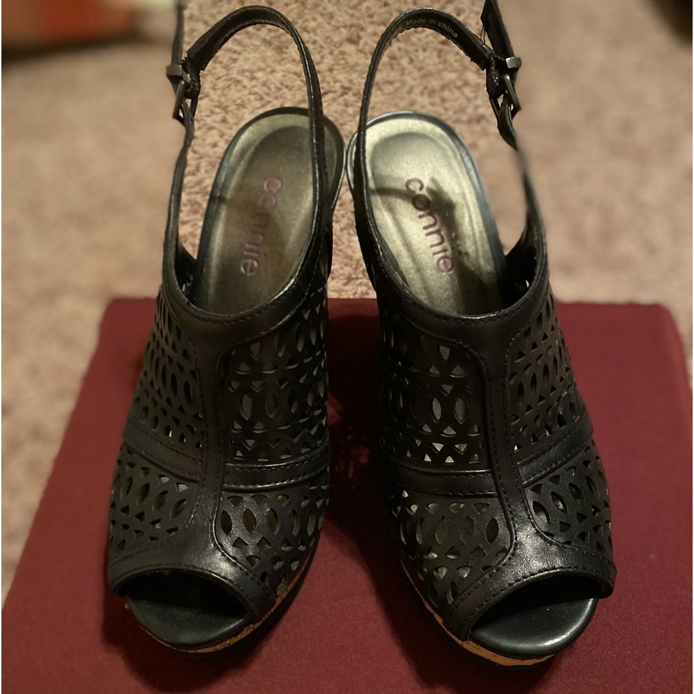 Women’s wedge heel